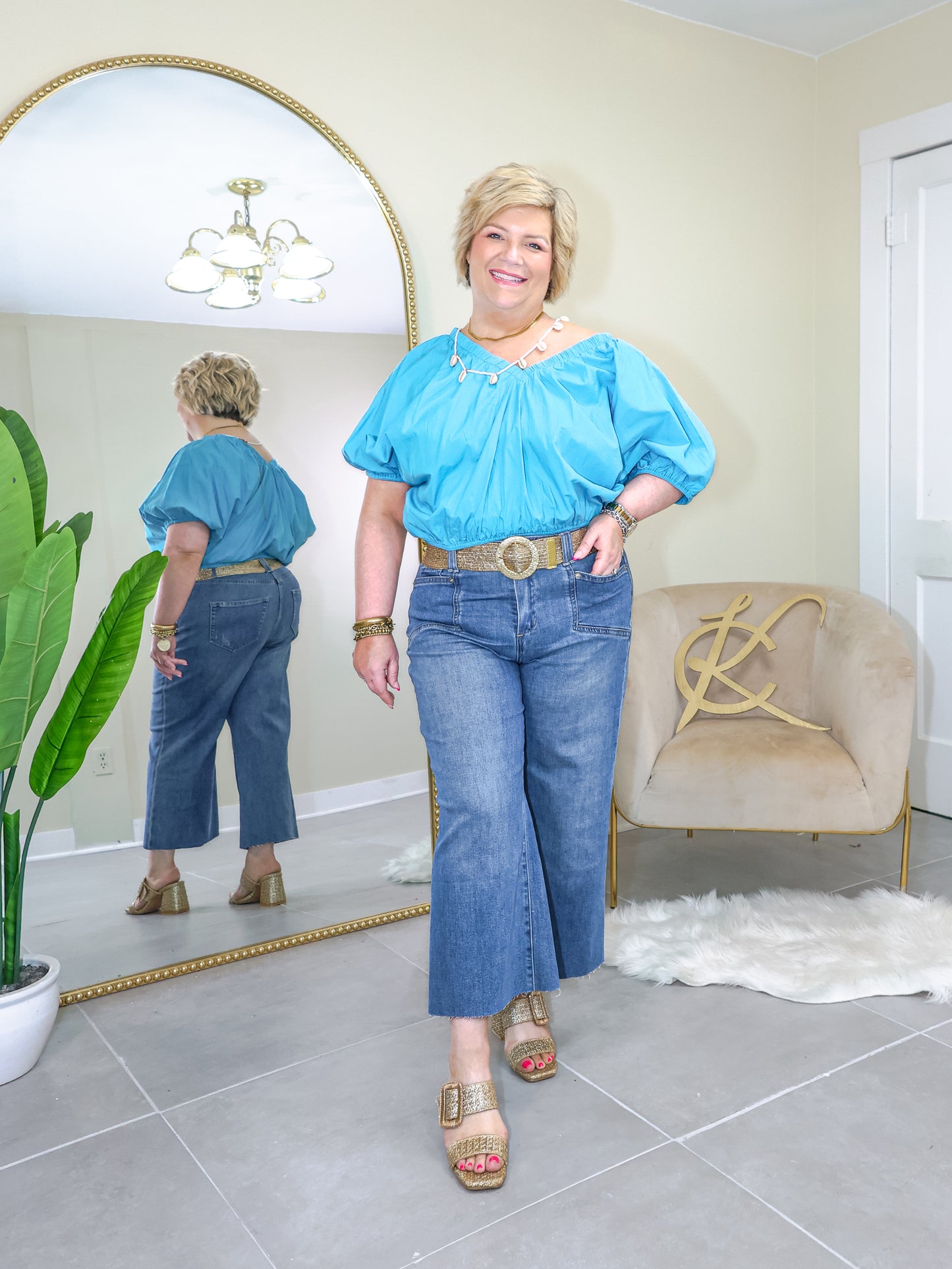 Elan Bubble Sleeve Cropped V-Neck Top