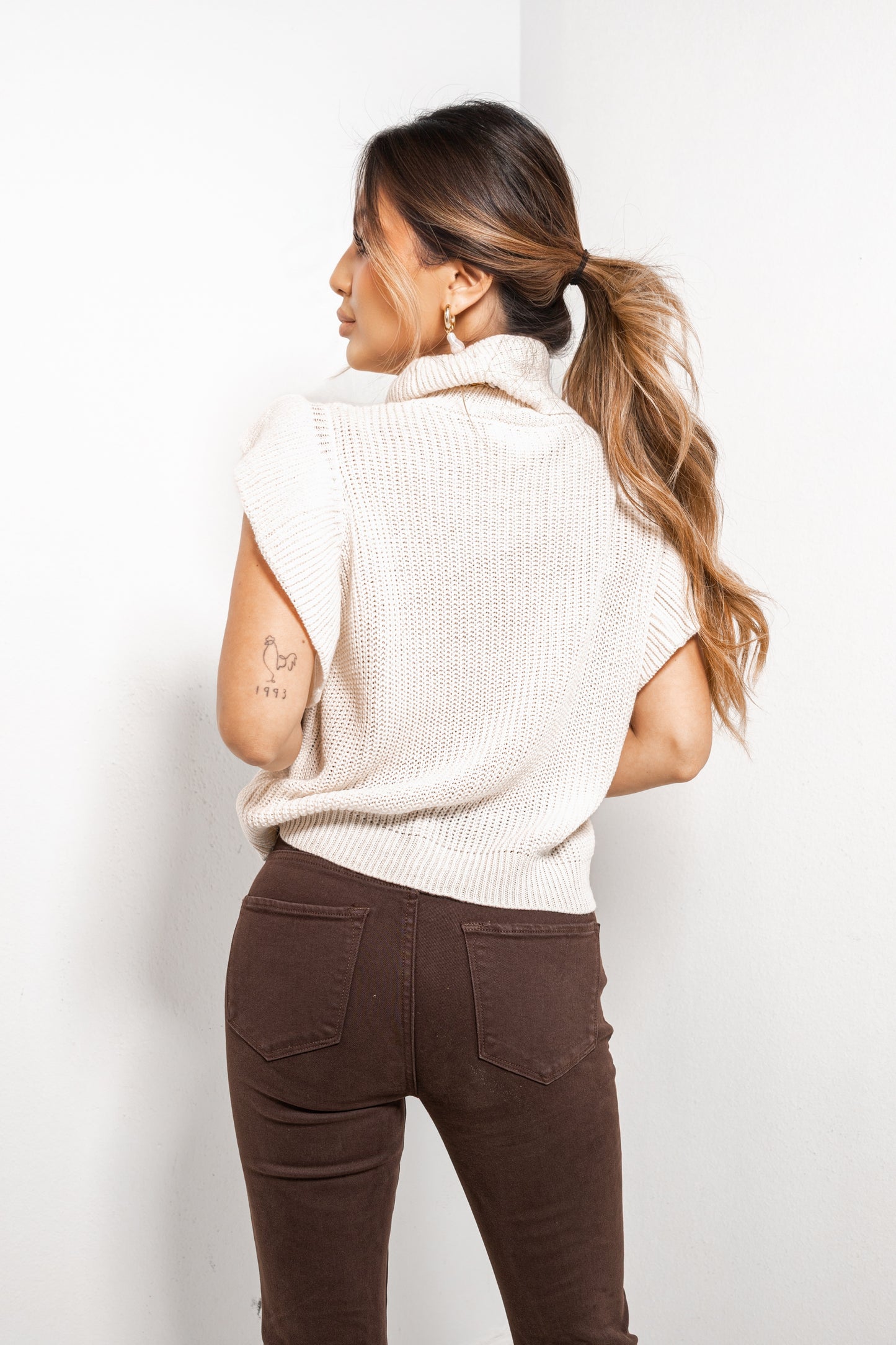 Elegant Edge Cable Knit Cropped Sweater Top