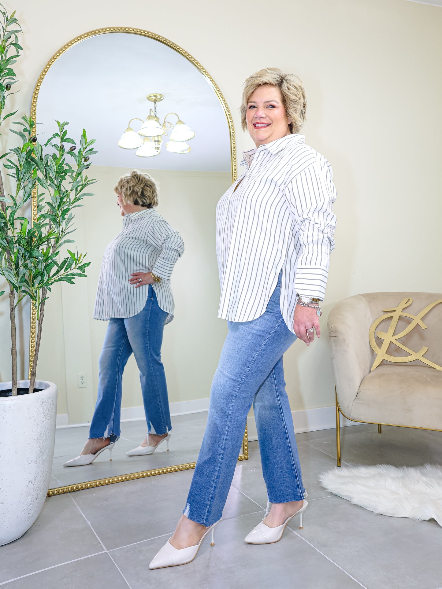 Hidden Happi Medium Wash Crop Flare Jeans