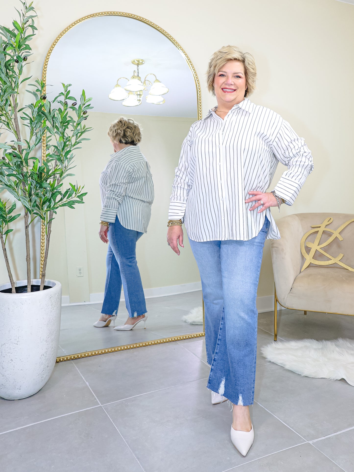 Hidden Happi Medium Wash Crop Flare Jeans