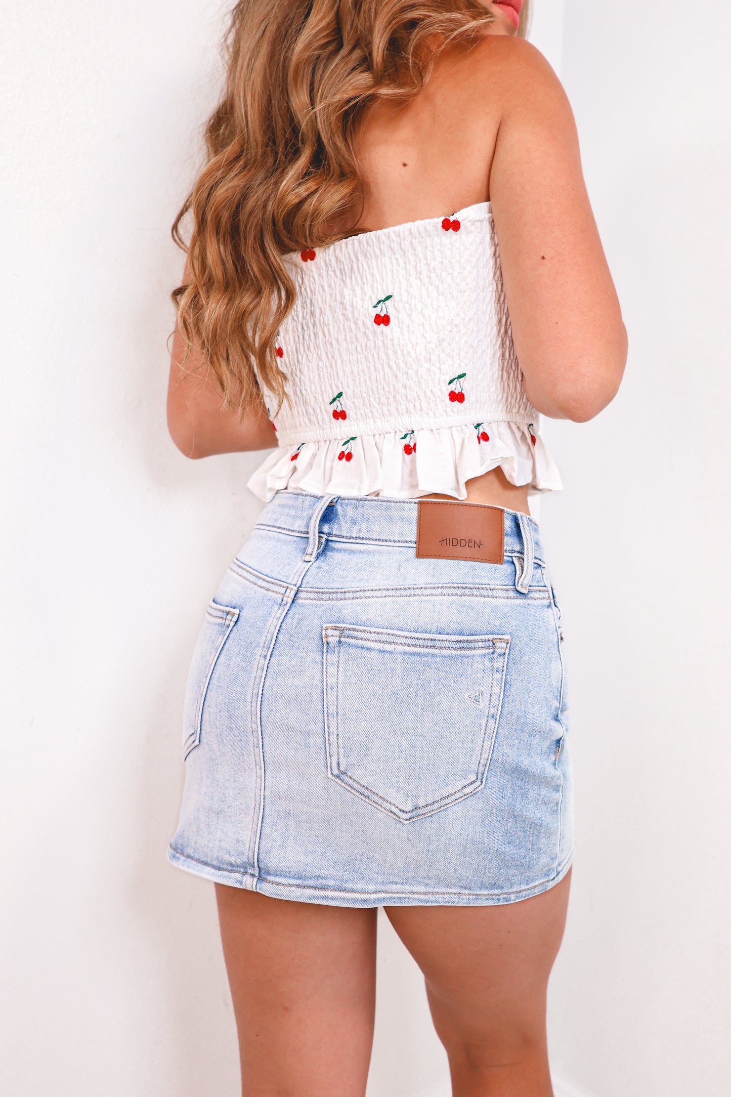 Hidden Peyton Low Rise Micro Skirt