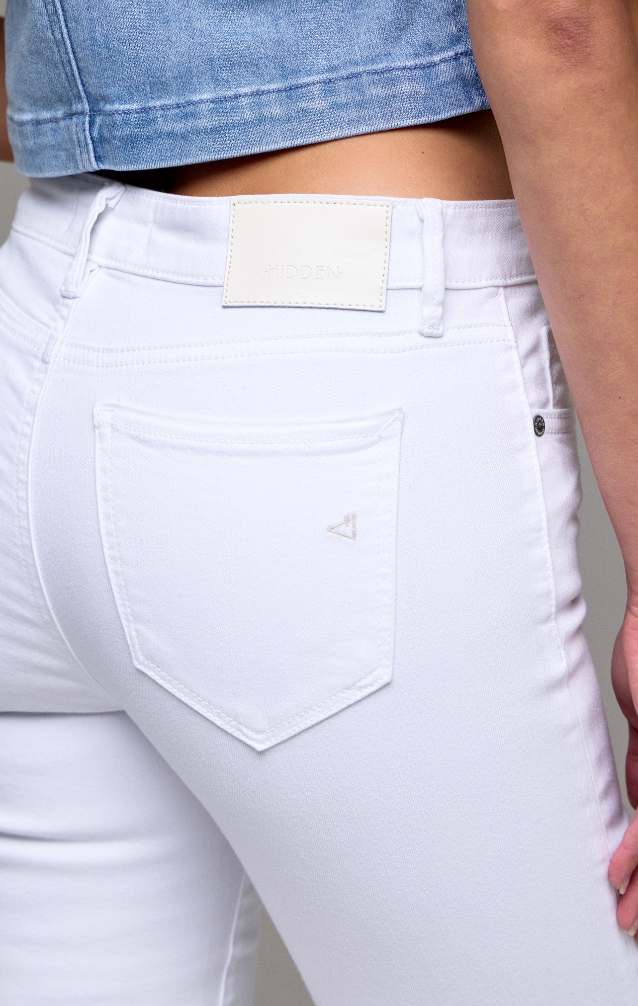 Hidden Happi White Frayed Hem Crop Flare