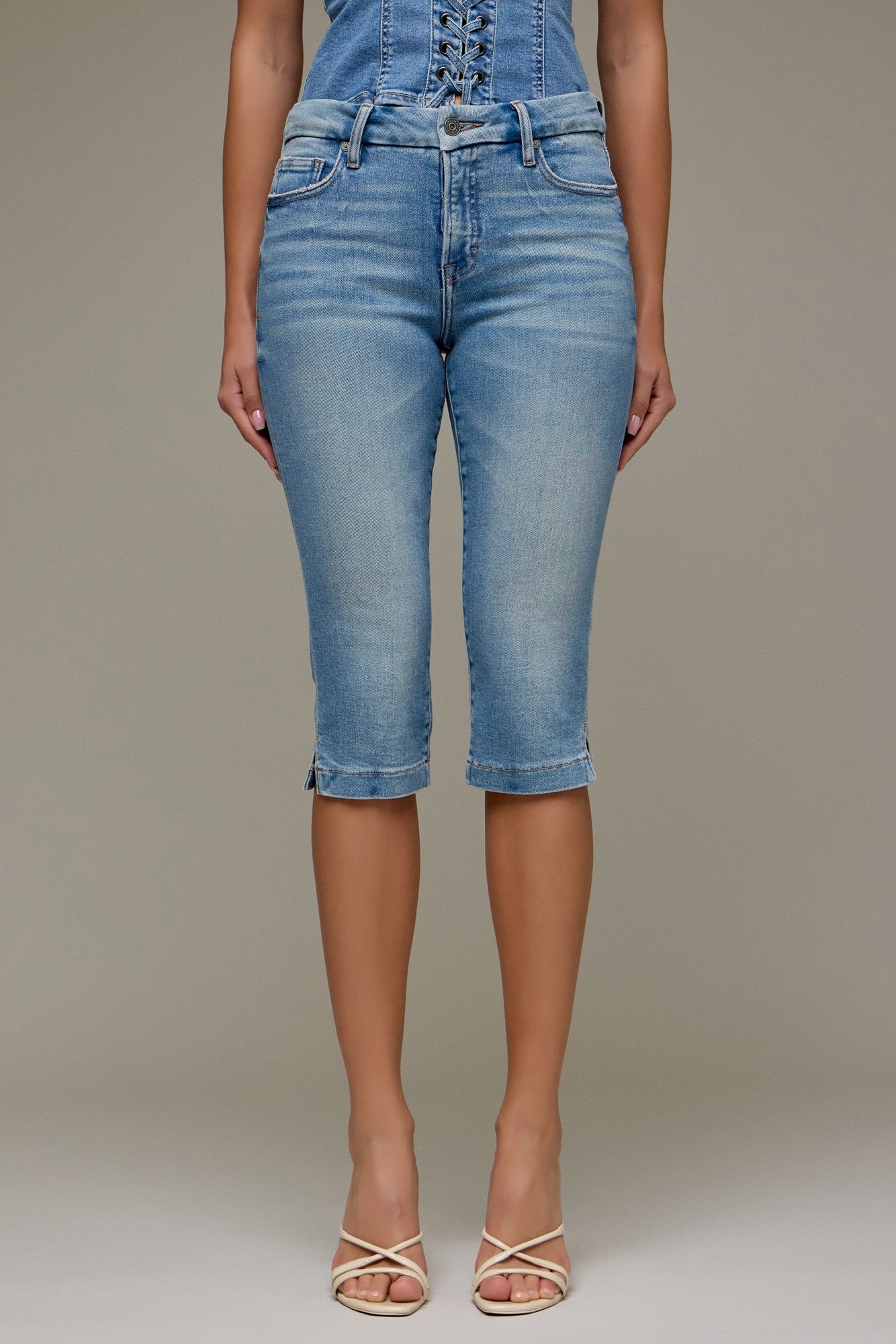 Hidden Amelia Mid Rise Capri Denim