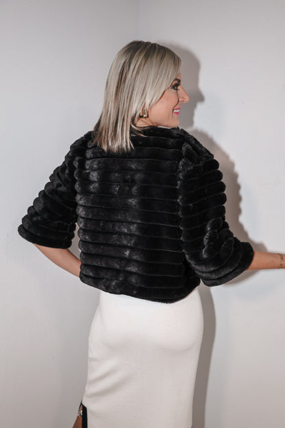 Chic Faux Fur Half Sleeve Jacket