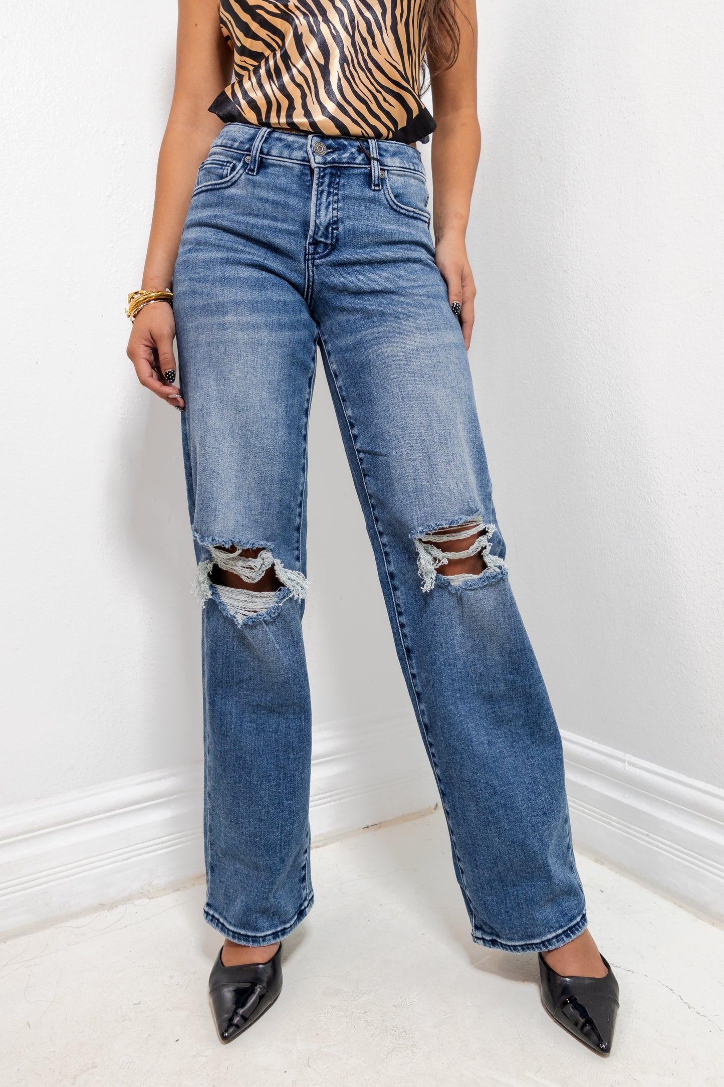 Hidden Logan Mid Rise Distressed Dad Jean