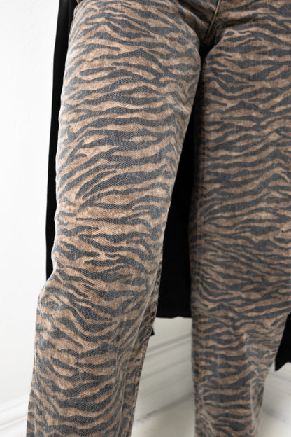 Hidden Logan Tiger Print High Rise Dad Jean