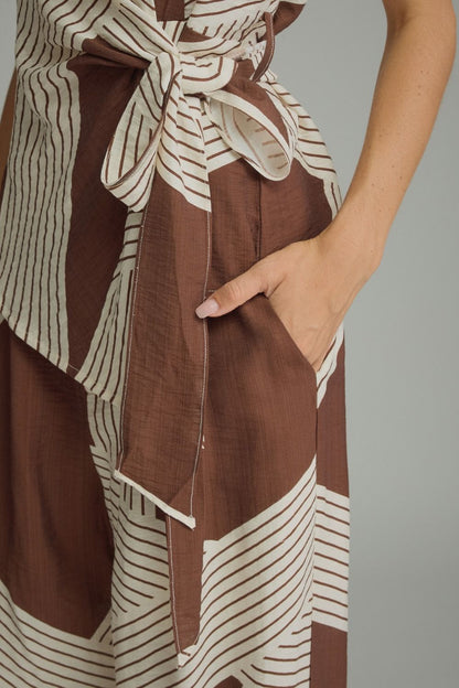 Abstract Ease Tie Front Top