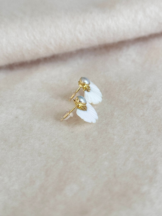 Easton Elle Mother of Pearl Fan Earring Stud
