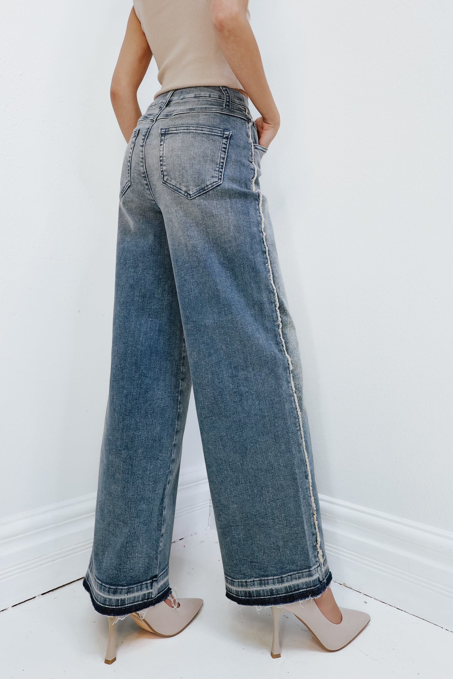 Lysse High Waisted Nutshell Midwash Jeans