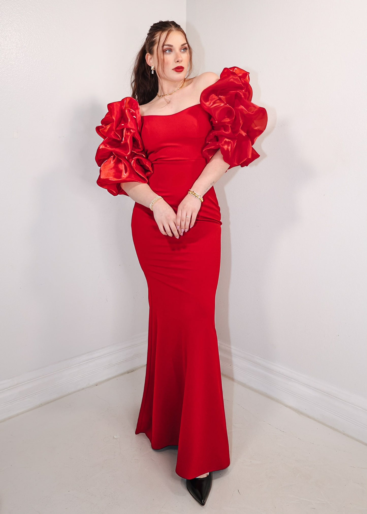 Red Roses In Bloom Puff Sleeve Dress Red / Small (0/2) Red Roses In Bloom Puff Sleeve Dress Red / Small (0/2)